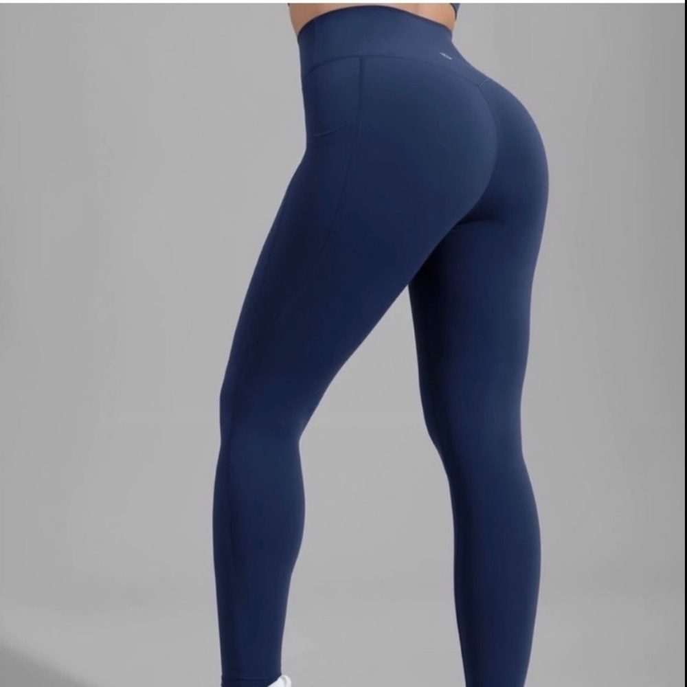 🆕Buffbunny - Rosa Pocket Legging - Picture 3 of 9